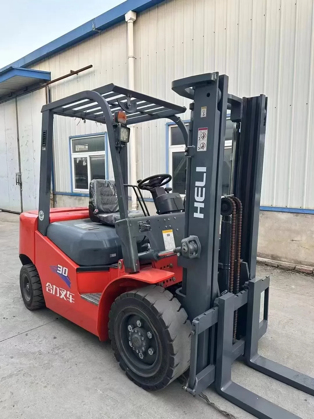 вживаний міні-дизельний навантажувач heli 3ton forklift