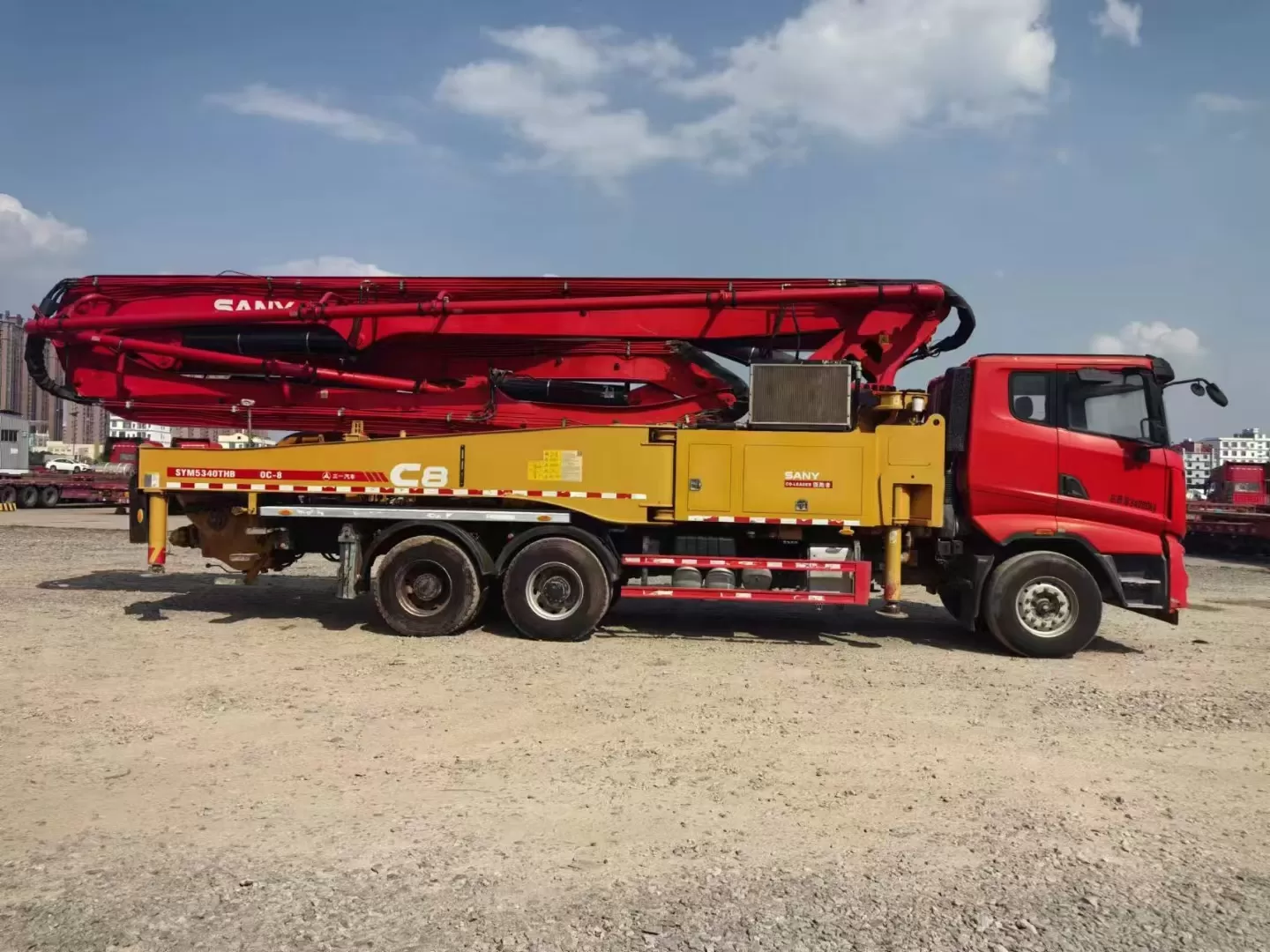 якість 2020 sany boom pump truck-mounted concrete pump car 49m on sany chassis