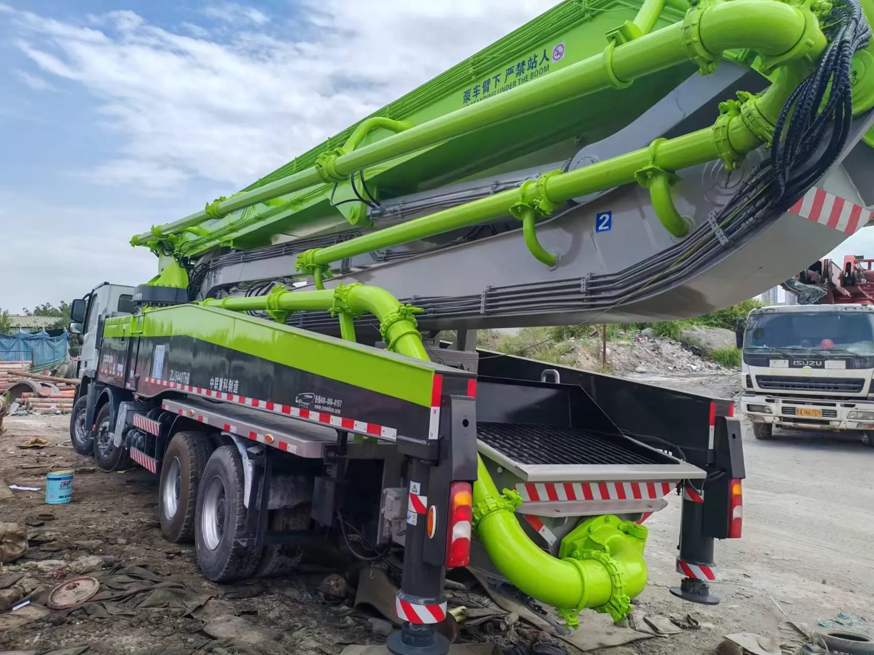 2012 zoomlion 56m boom pump truck-mounted concrete pump car на шасі benz