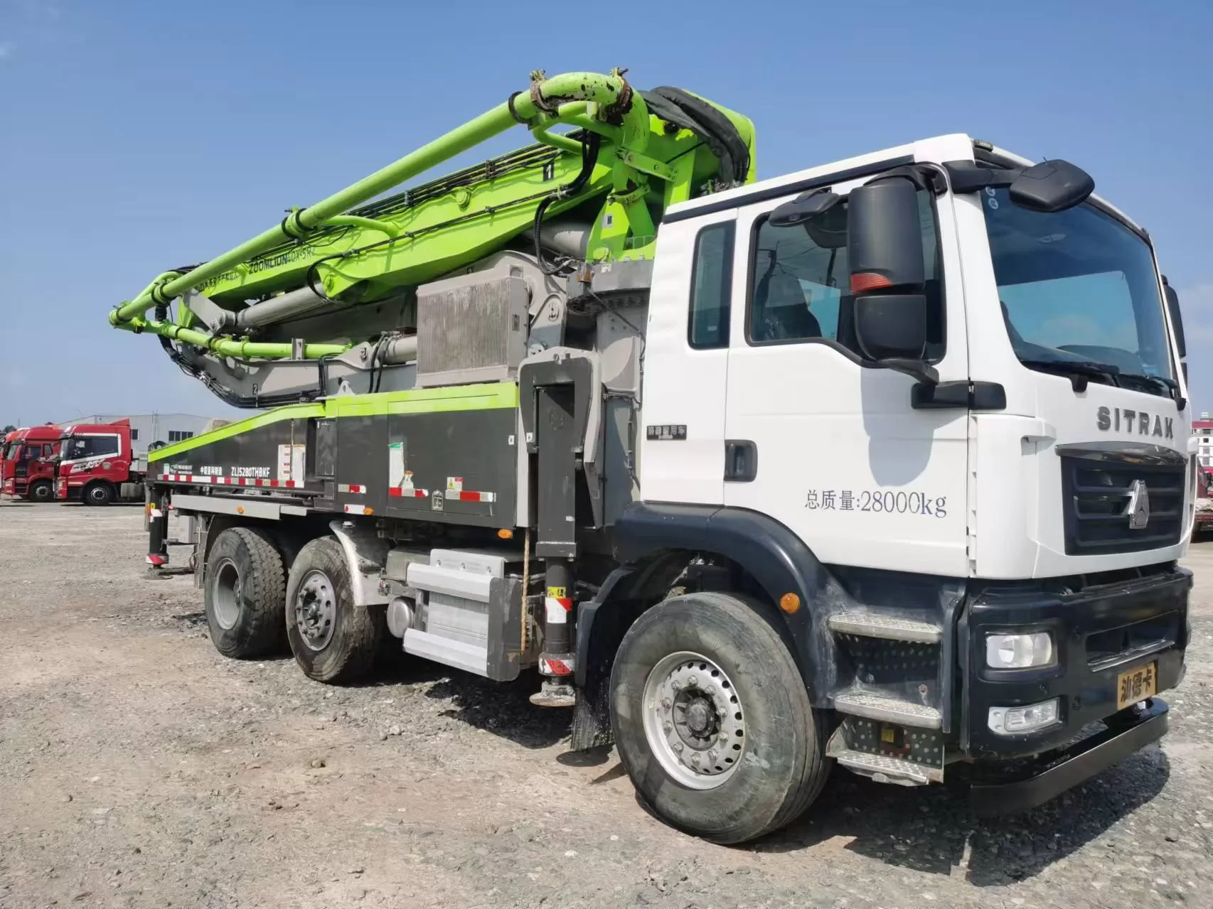 2022 zoomlion boom pump 40m truck-mounted concrete pump car на шасі sitrak