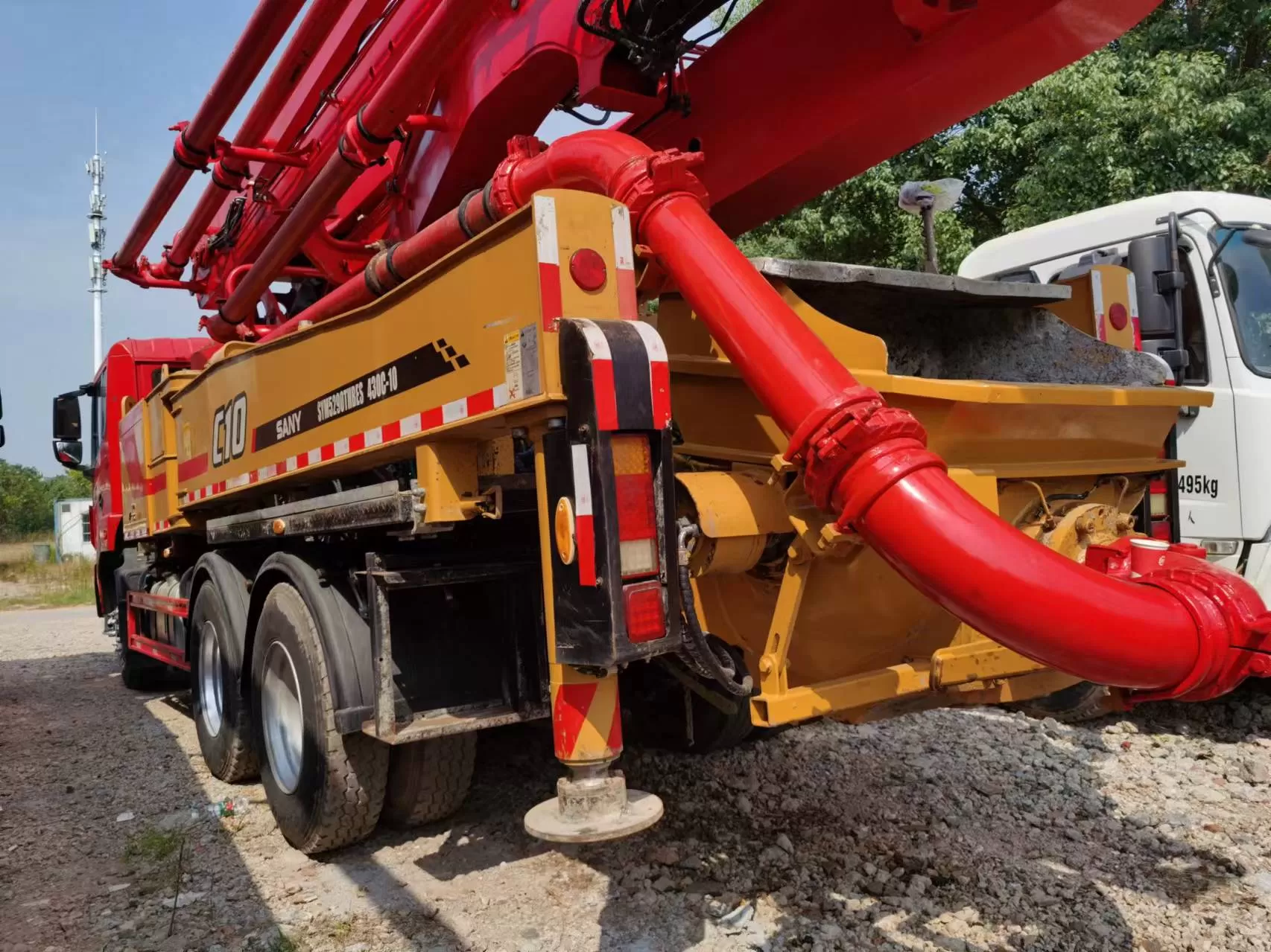 2020 sany truck-mounted concrete pump car 43m boom pump на шасі sany