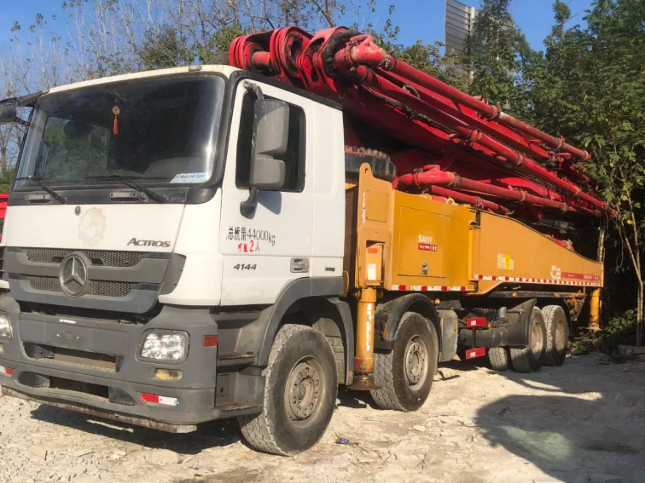 високоякісний 2018 sany boom pump 56m truck-mounted concrete pump car on benz chassis